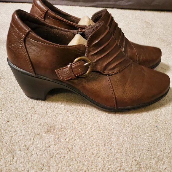 Easy Street Brown Heeled Shoes Size 9 - Picture 1 of 7